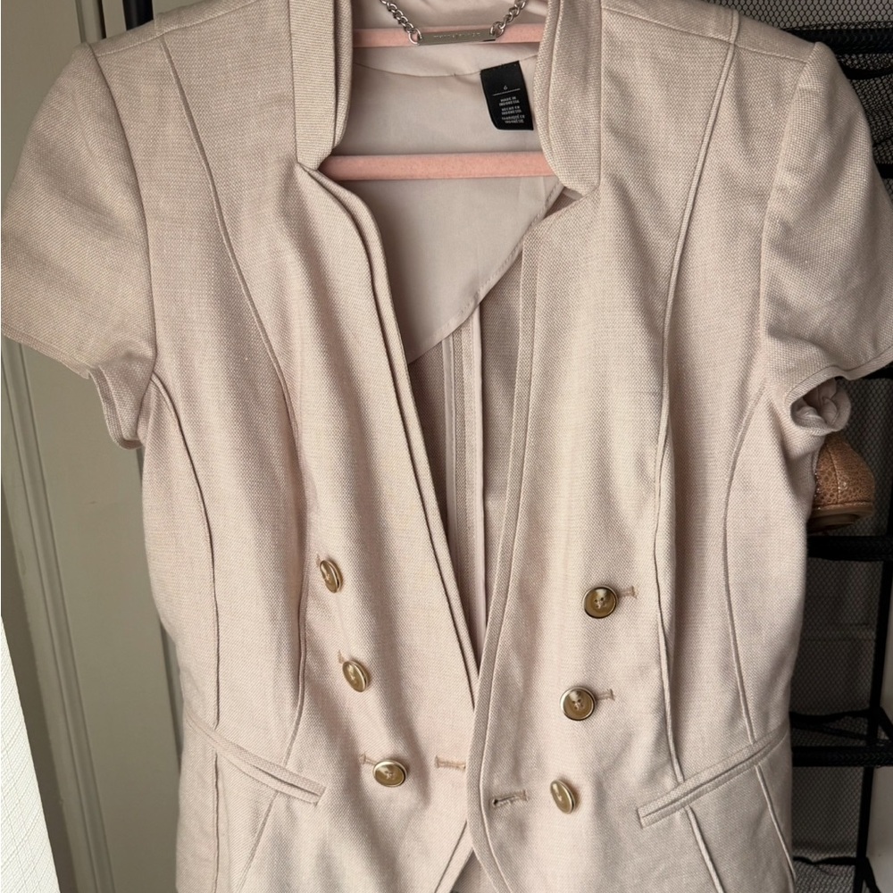 Black and White Market beige Suit Jacket with Notch Lapels and Hip-Length Fit